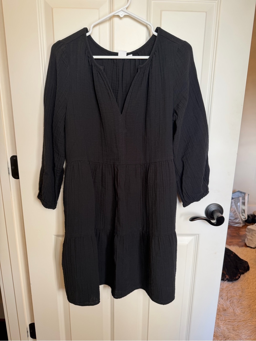 GAP Black Long-Sleeve Tiered V-Neck Dress